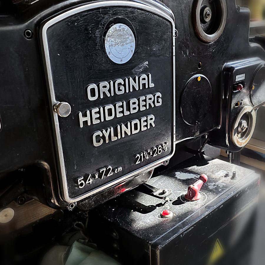 Schild Original Heidelberg Cylinder an einer Druckmaschine der Druckerei Max Götz